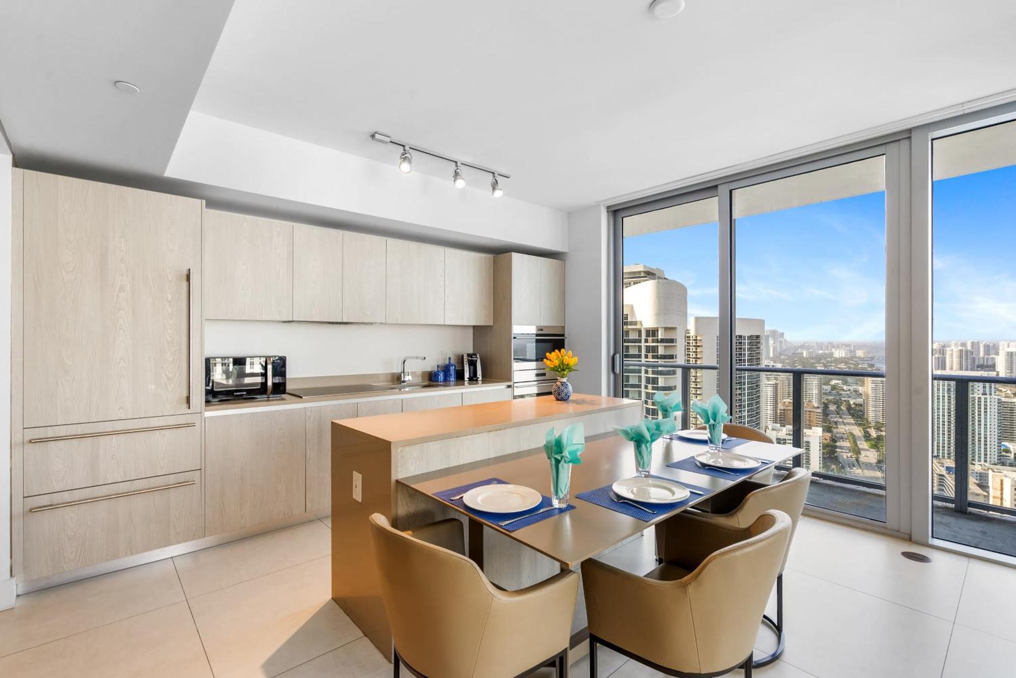 High Floor Corner 2 Bdr At Lyfe Resort 好莱坞 外观 照片