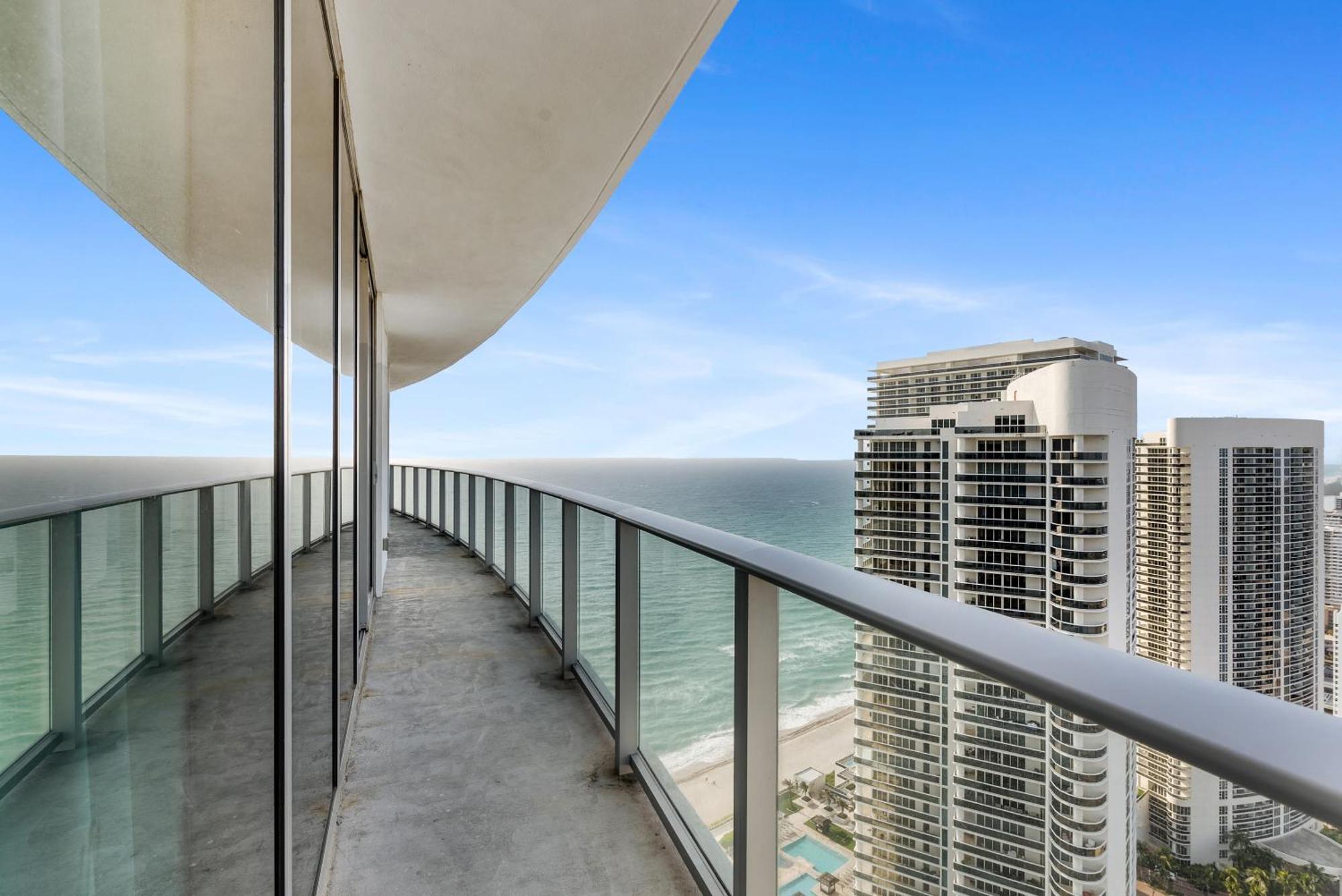 High Floor Corner 2 Bdr At Lyfe Resort 好莱坞 外观 照片