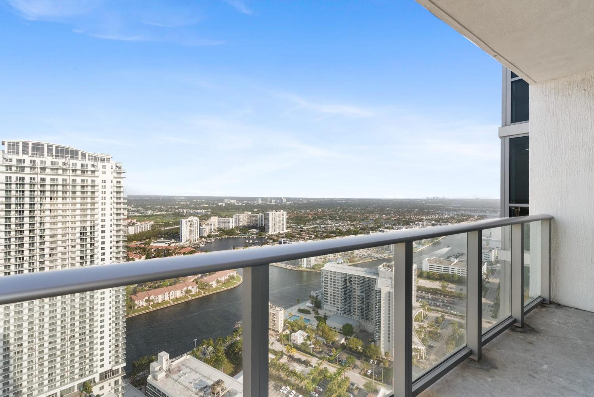 High Floor Corner 2 Bdr At Lyfe Resort 好莱坞 外观 照片