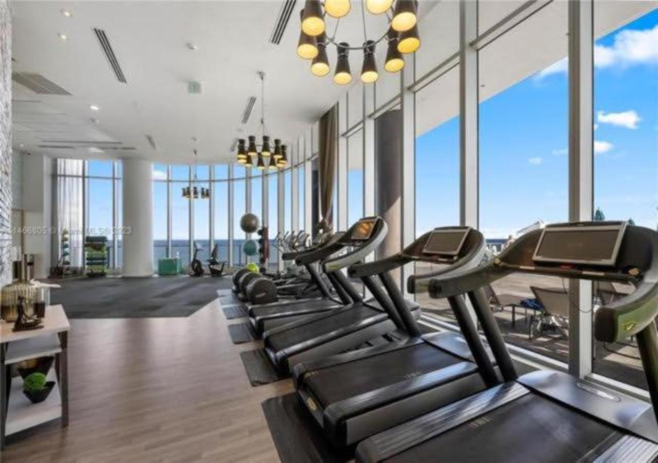 High Floor Corner 2 Bdr At Lyfe Resort 好莱坞 外观 照片