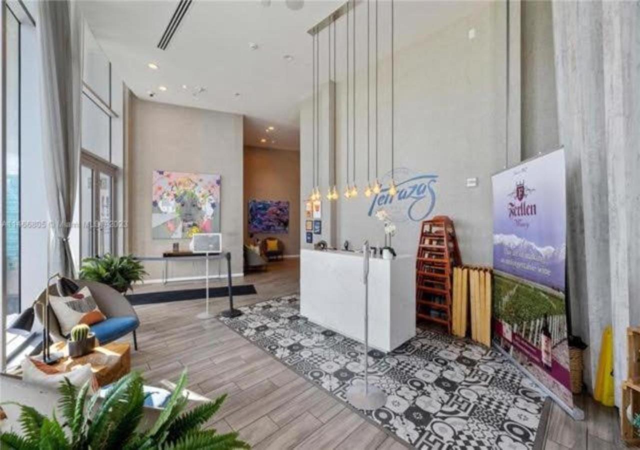 High Floor Corner 2 Bdr At Lyfe Resort 好莱坞 外观 照片